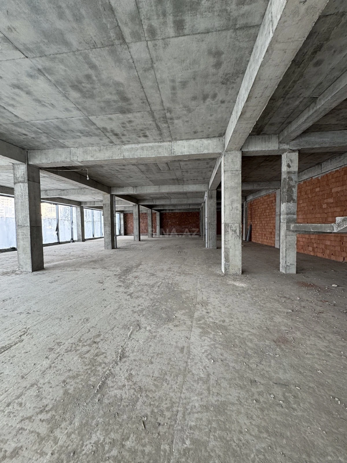 Kirayə verilir obyekt 1020 m²