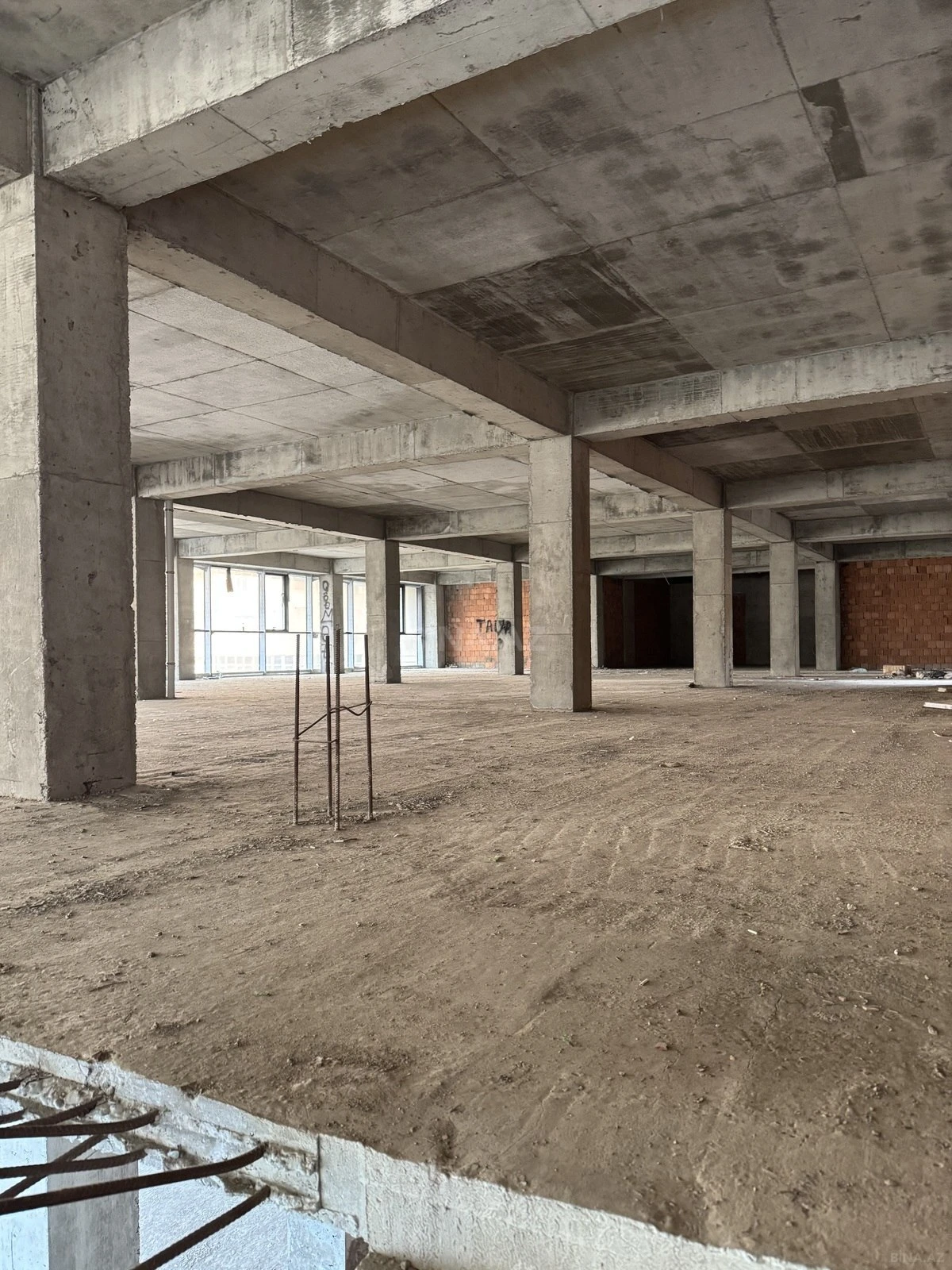 Kirayə verilir obyekt 1020 m²