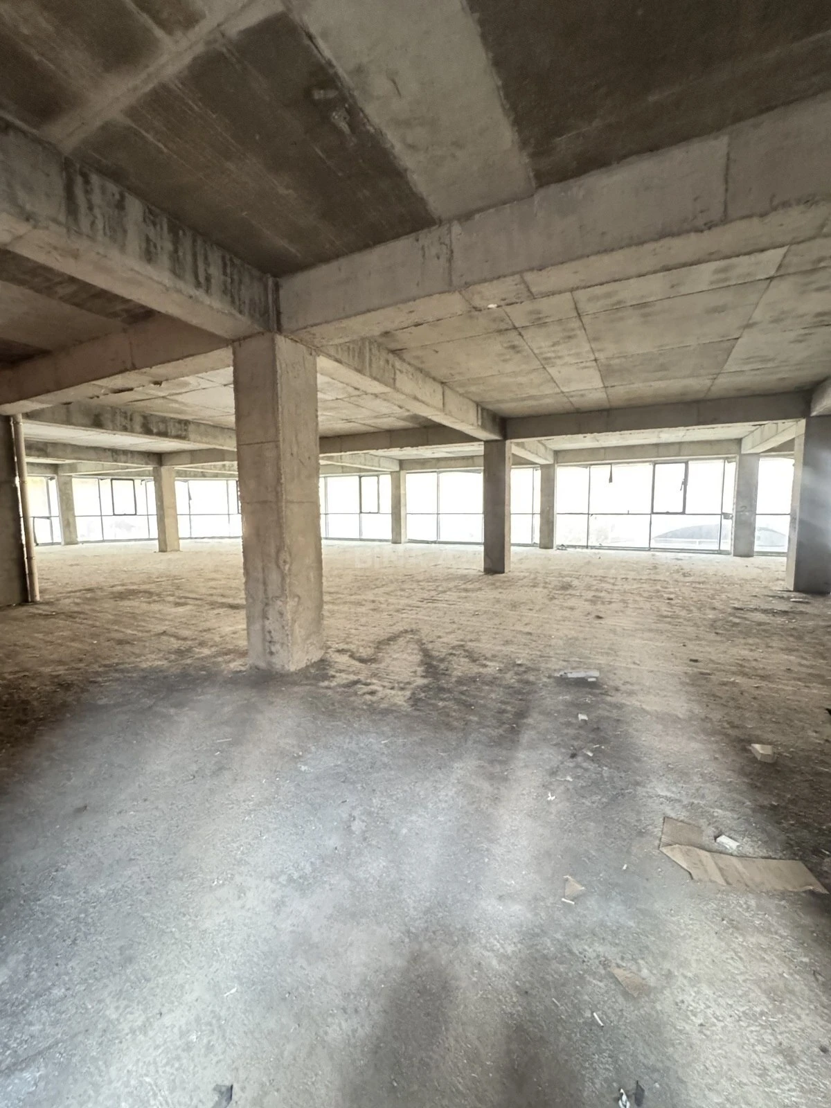 Kirayə verilir obyekt 1020 m²