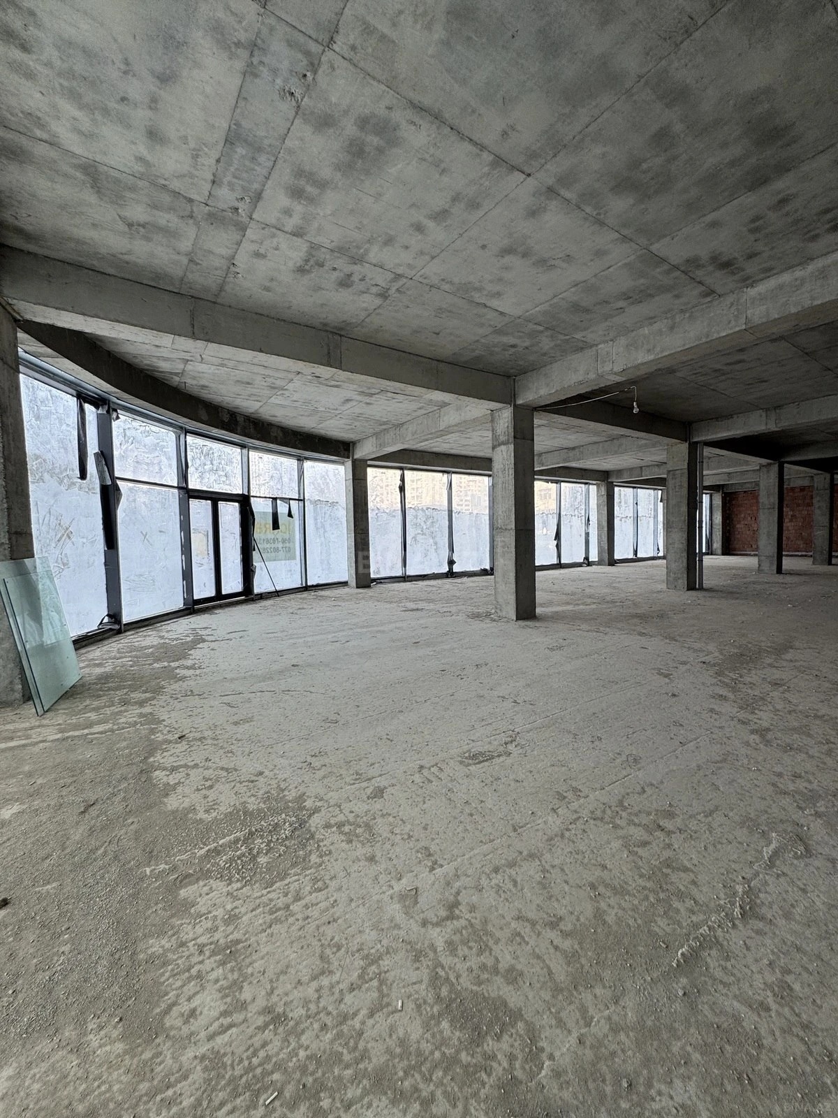 Kirayə verilir obyekt 1020 m²