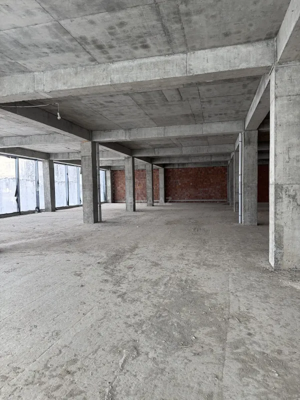 Kirayə verilir obyekt 1020 m²