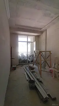 Satılır 5 otaqlı mənzil 272 m²