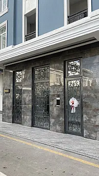 Satılır 5 otaqlı mənzil 272 m²