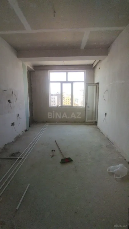 Satılır 5 otaqlı mənzil 272 m²
