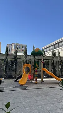 Satılır 5 otaqlı mənzil 272 m²