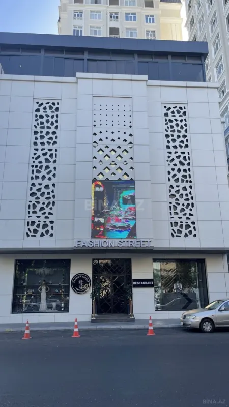 Satılır 5 otaqlı mənzil 272 m²