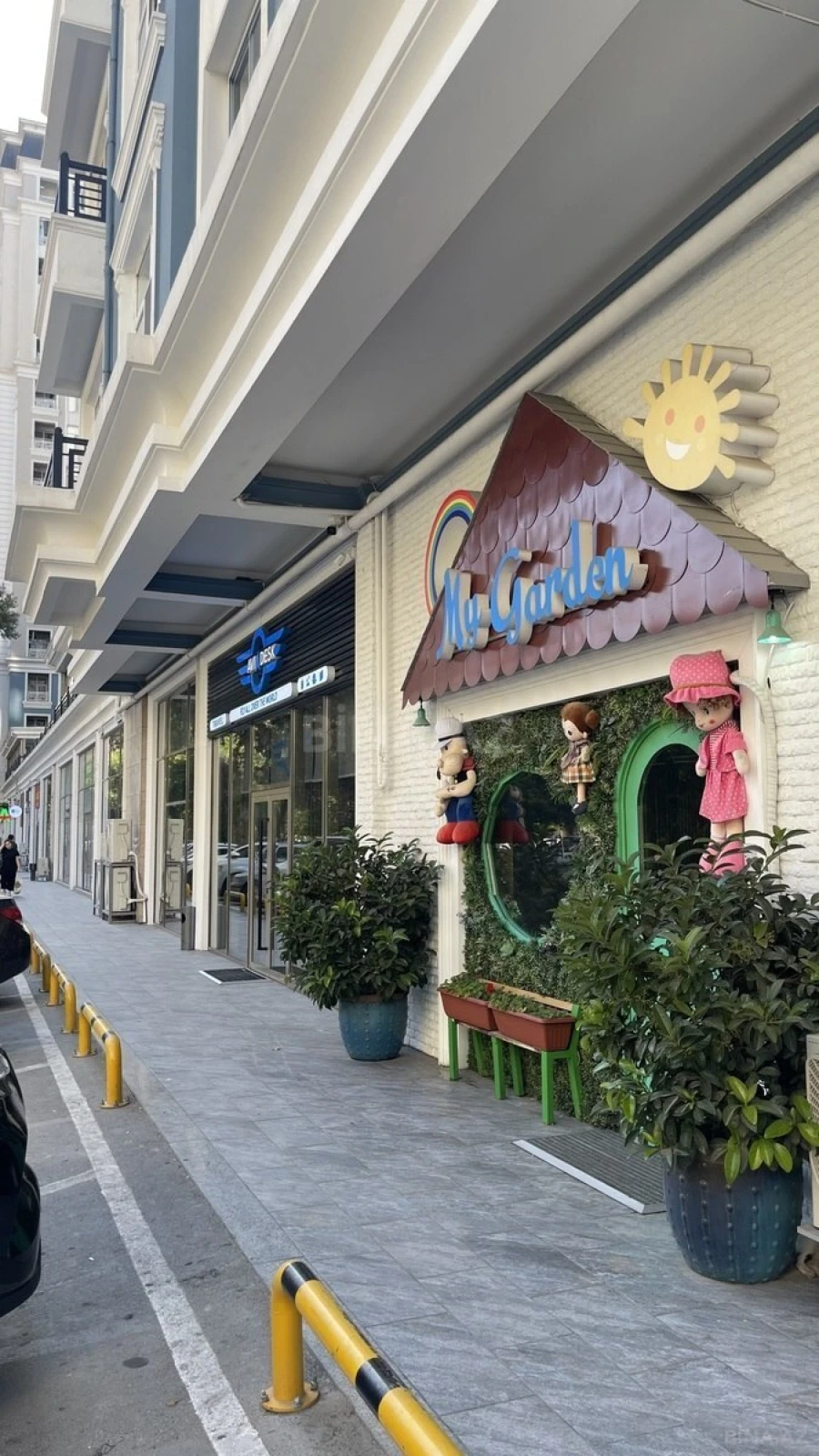 Satılır 5 otaqlı mənzil 272 m²