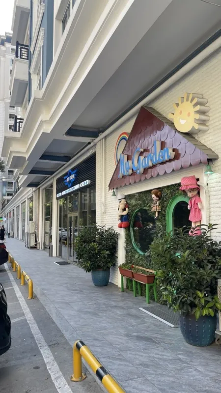 Satılır 5 otaqlı mənzil 272 m²