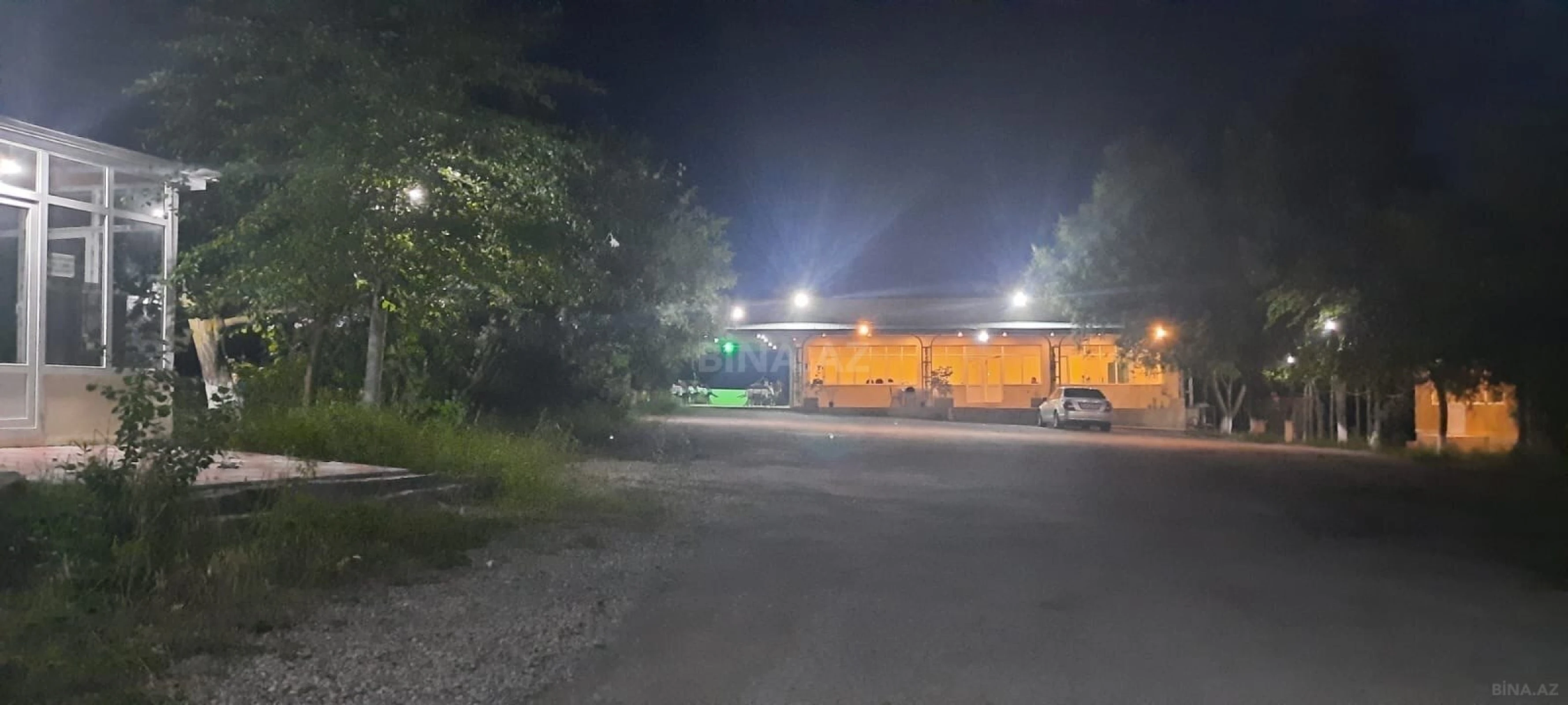 Satılır obyekt 600 m²