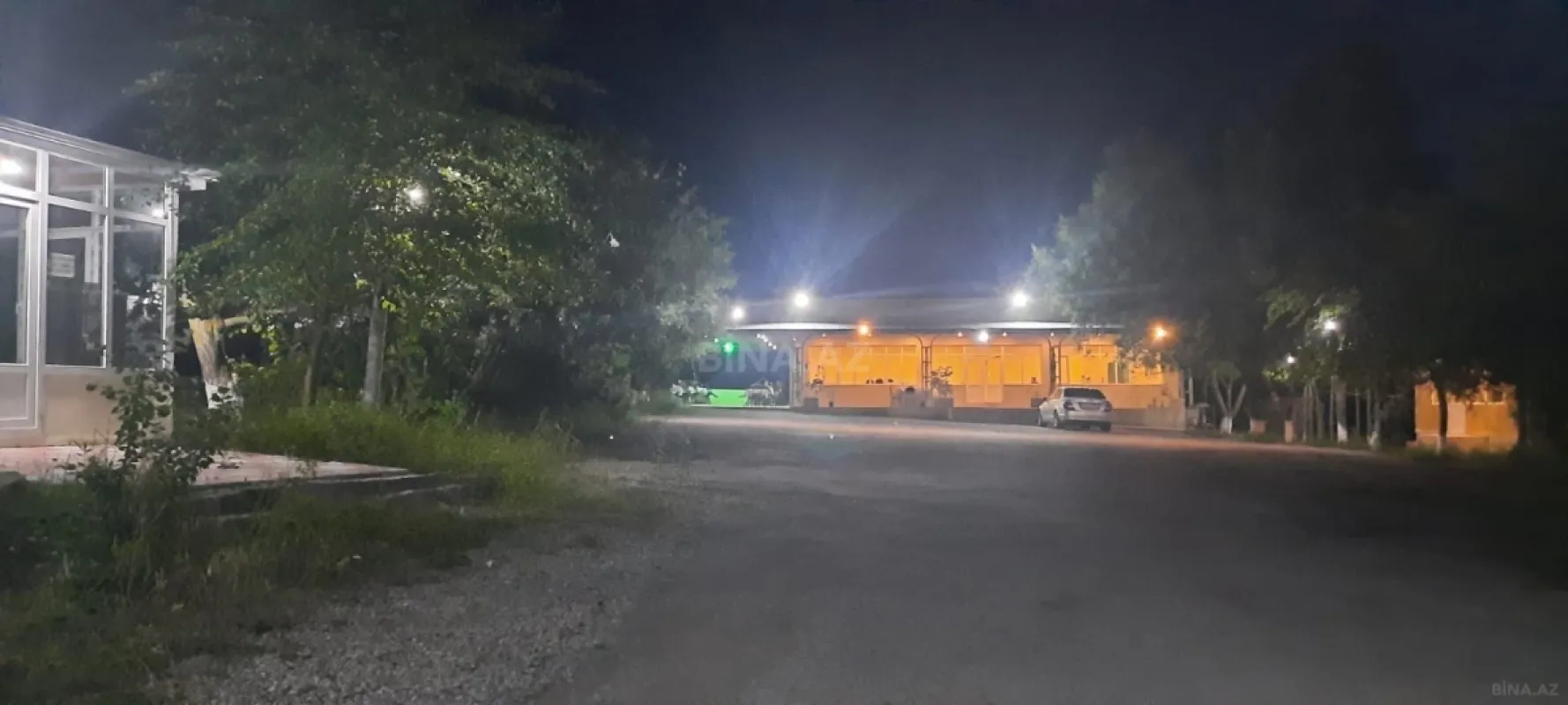 Satılır obyekt 600 m²