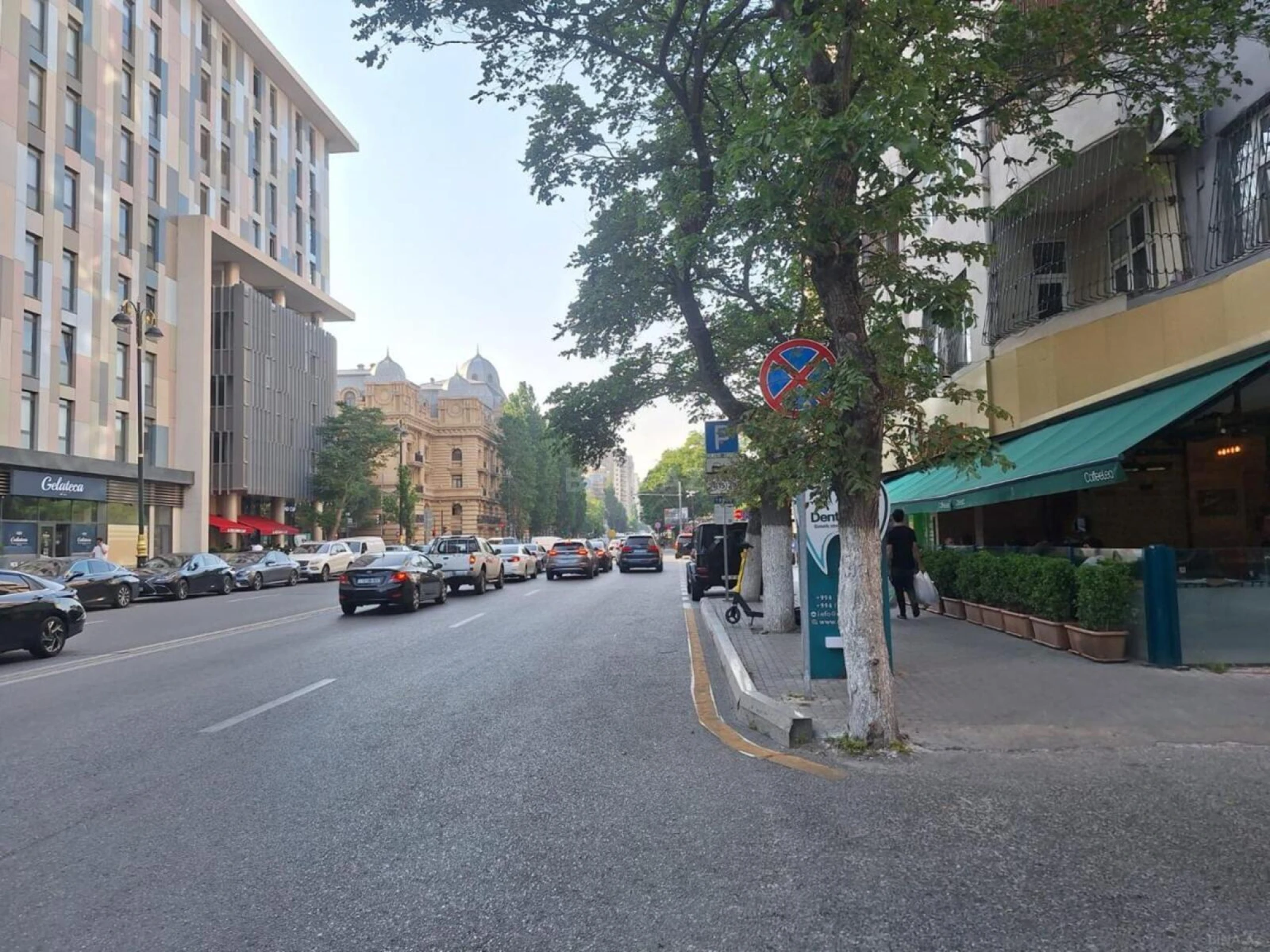 Satılır 4 otaqlı mənzil 220 m²