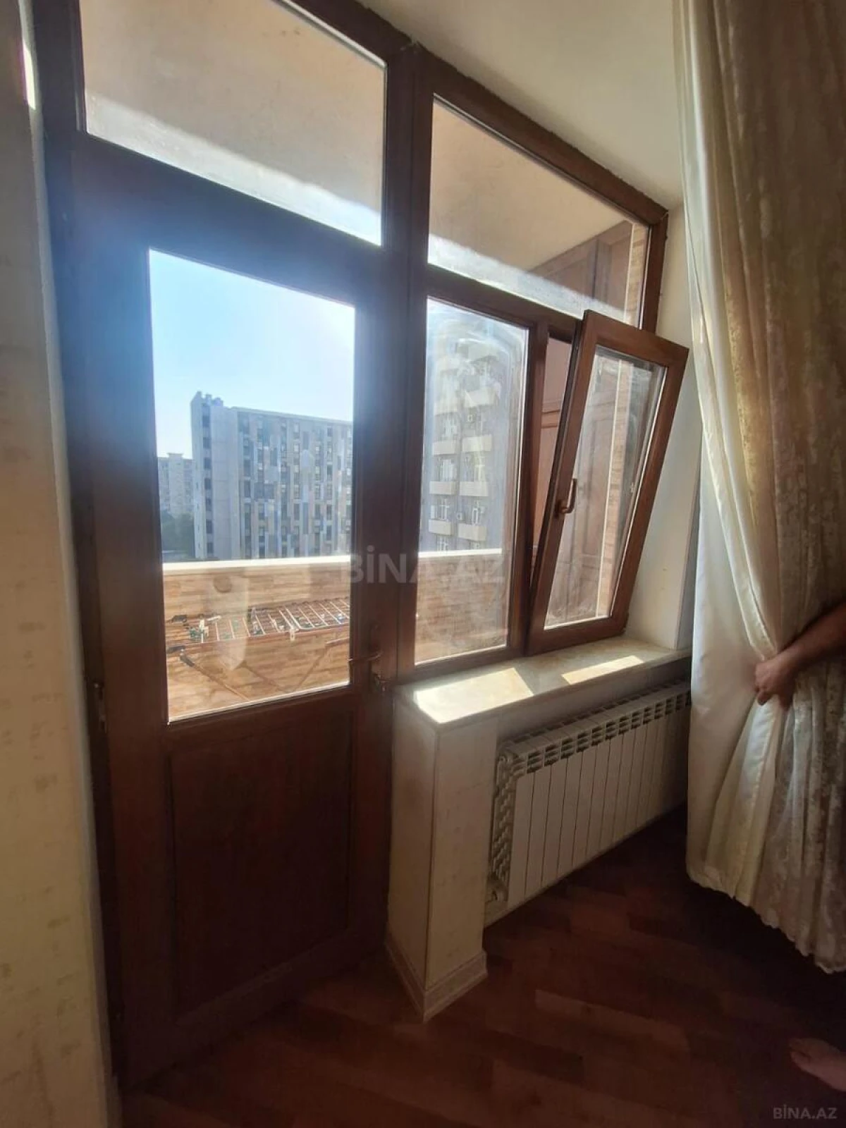 Satılır 4 otaqlı mənzil 220 m²