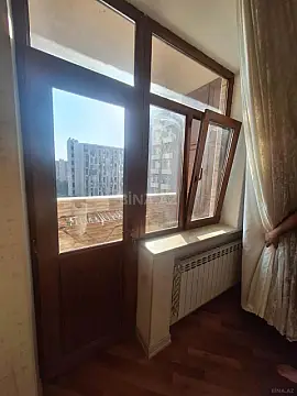 Satılır 4 otaqlı mənzil 220 m²