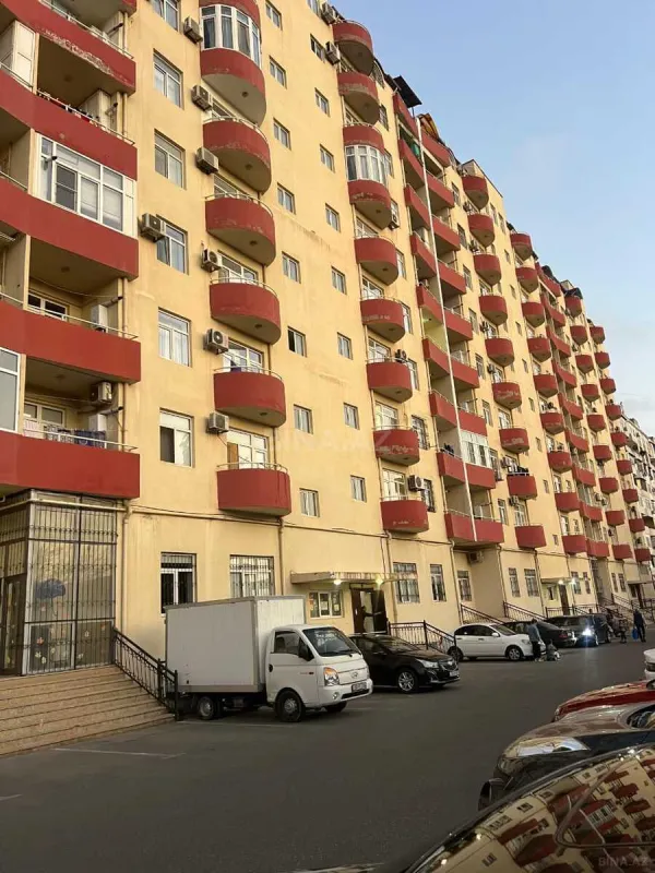 Satılır 3 otaqlı mənzil 130 m²
