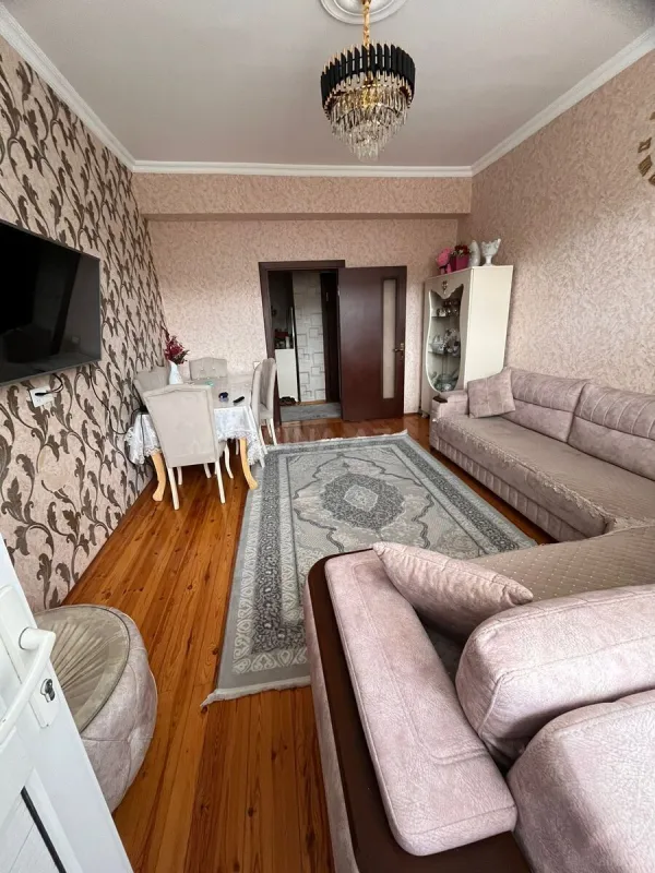 Satılır 3 otaqlı mənzil 130 m²