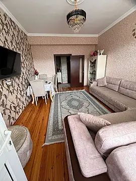 Satılır 3 otaqlı mənzil 130 m²