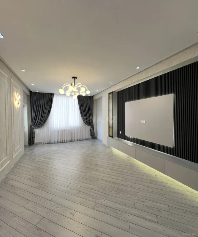 Satılır 3 otaqlı mənzil 123 m²