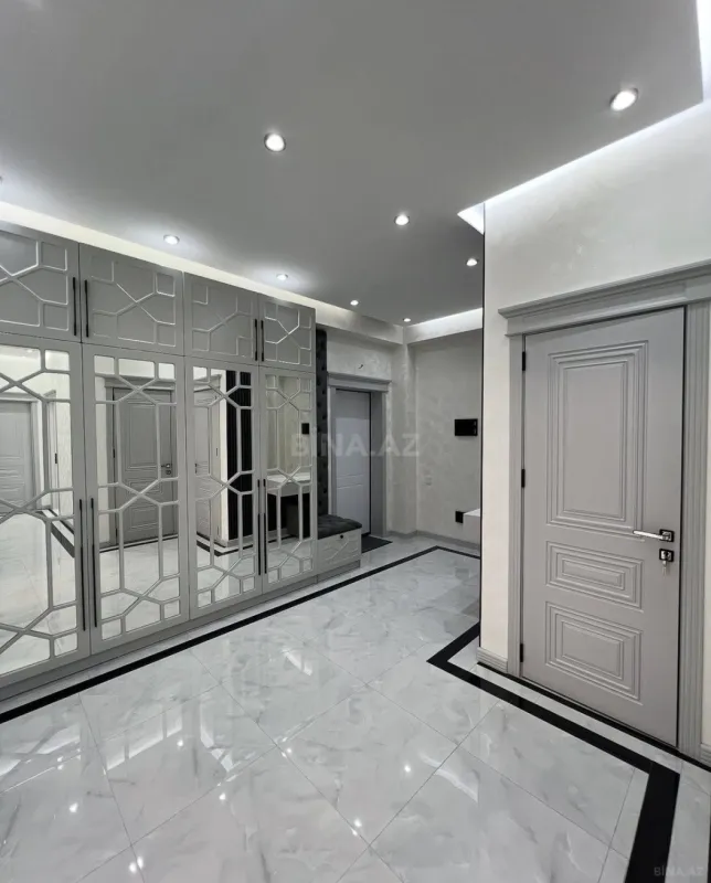 Satılır 3 otaqlı mənzil 123 m²