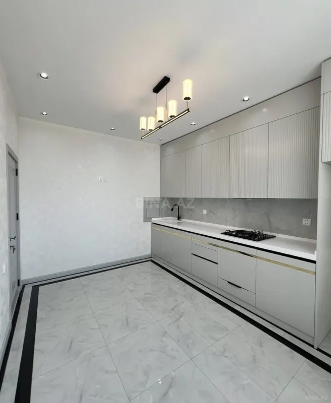 Satılır 3 otaqlı mənzil 123 m²