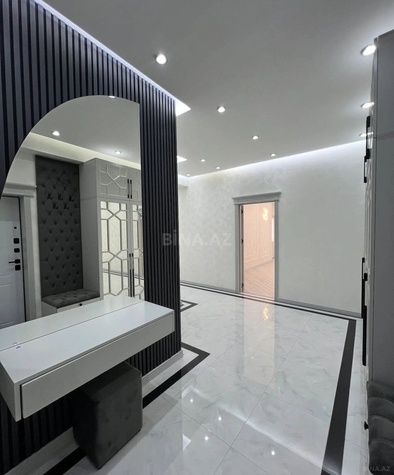Satılır 3 otaqlı mənzil 123 m²