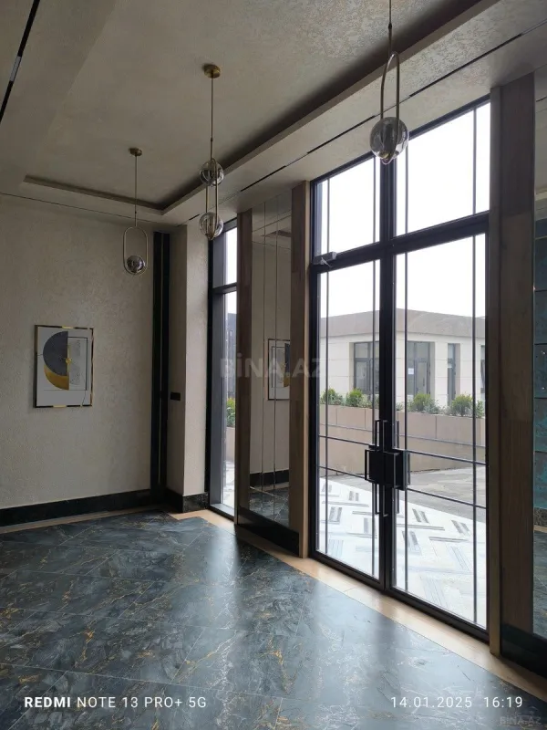 Satılır 3 otaqlı mənzil 127 m²