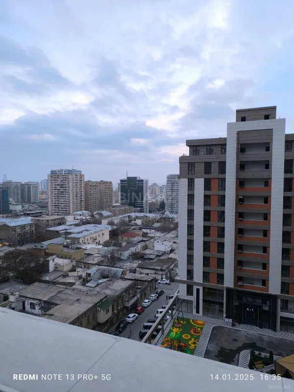 Satılır 3 otaqlı mənzil 127 m²