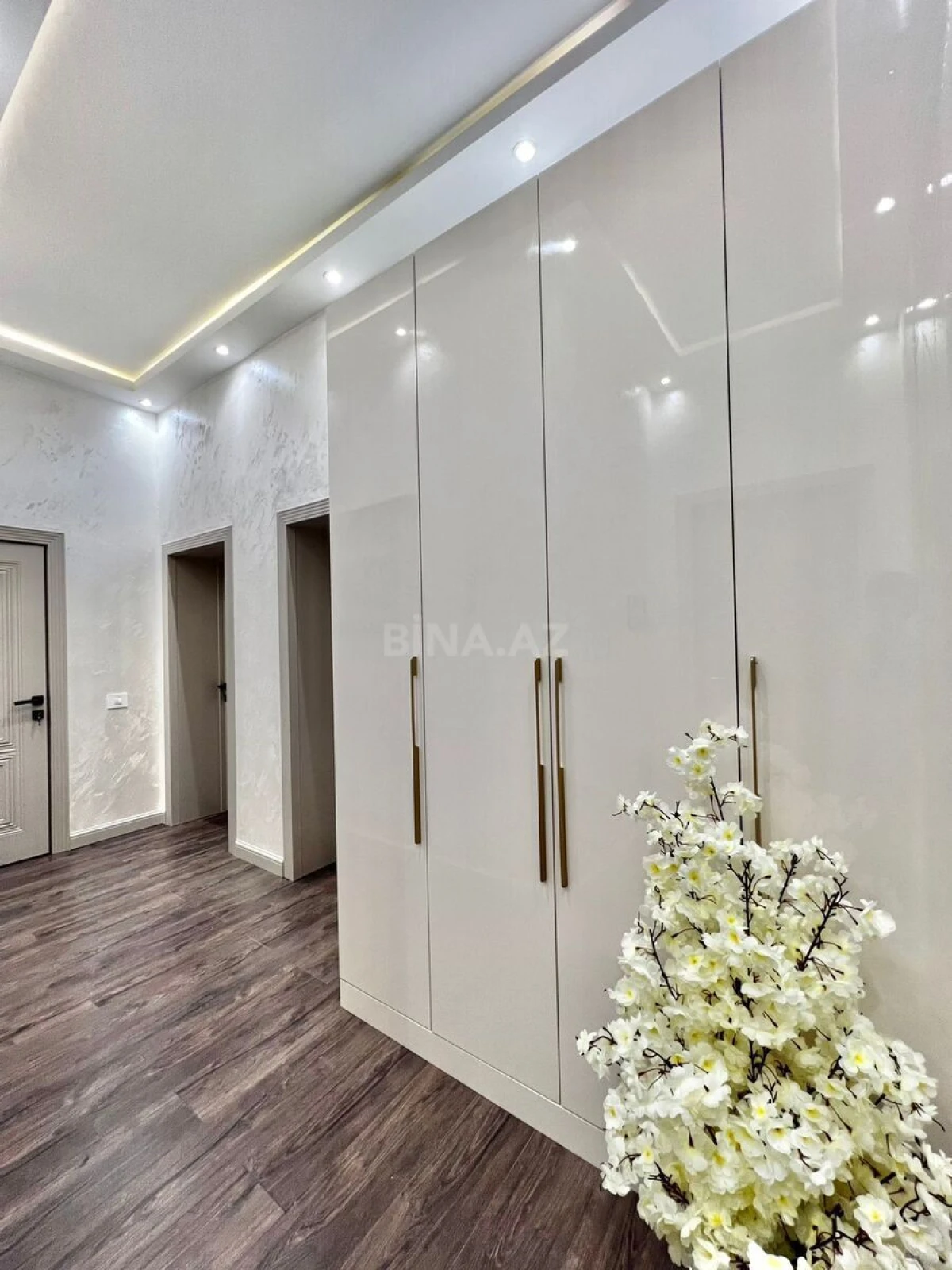 Kirayə verilir 2 otaqlı mənzil 70 m²