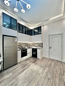 Kirayə verilir 2 otaqlı mənzil 70 m²