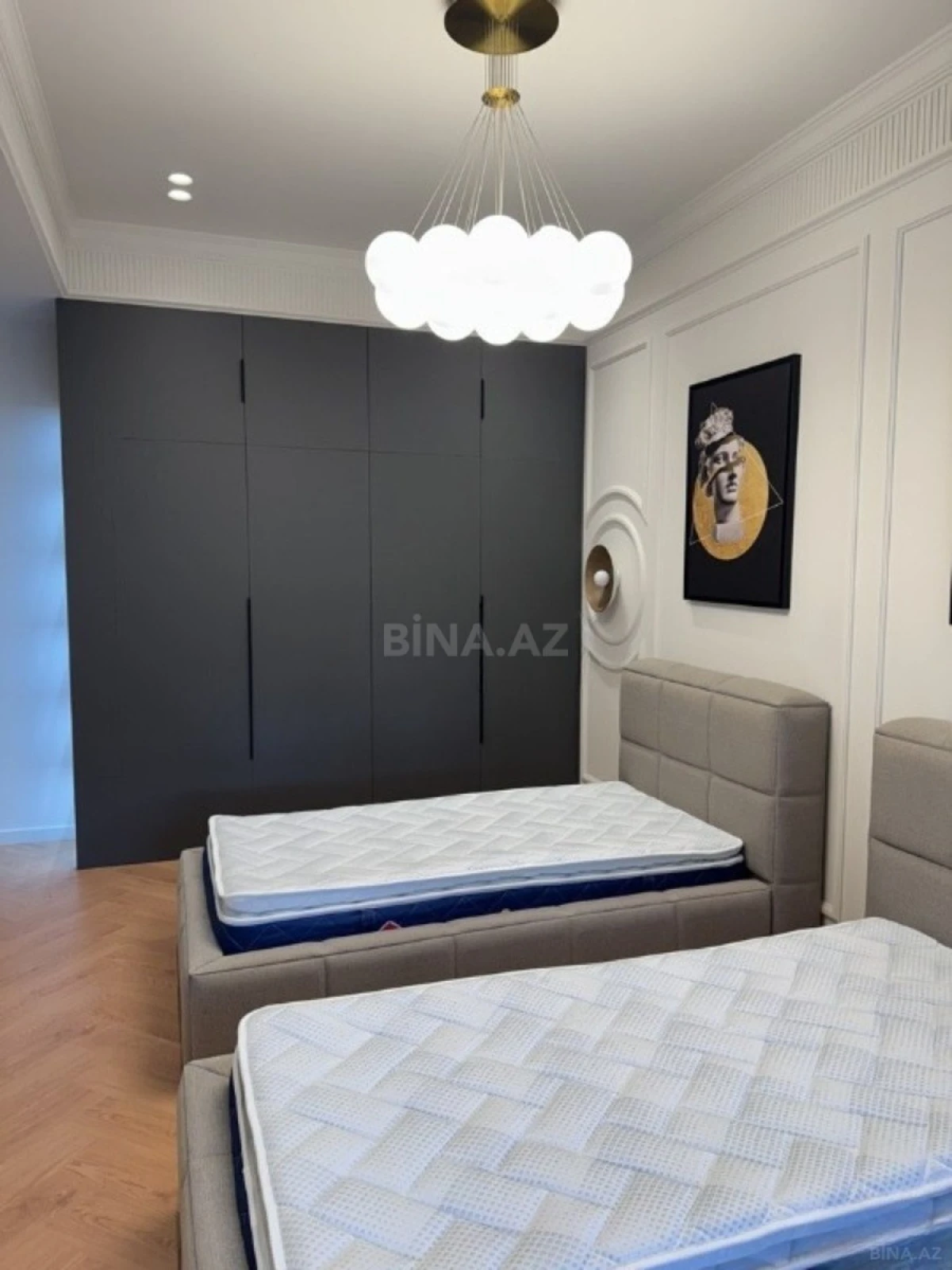 Satılır 3 otaqlı mənzil 110 m²