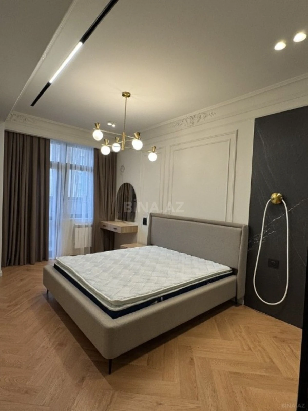 Satılır 3 otaqlı mənzil 110 m²