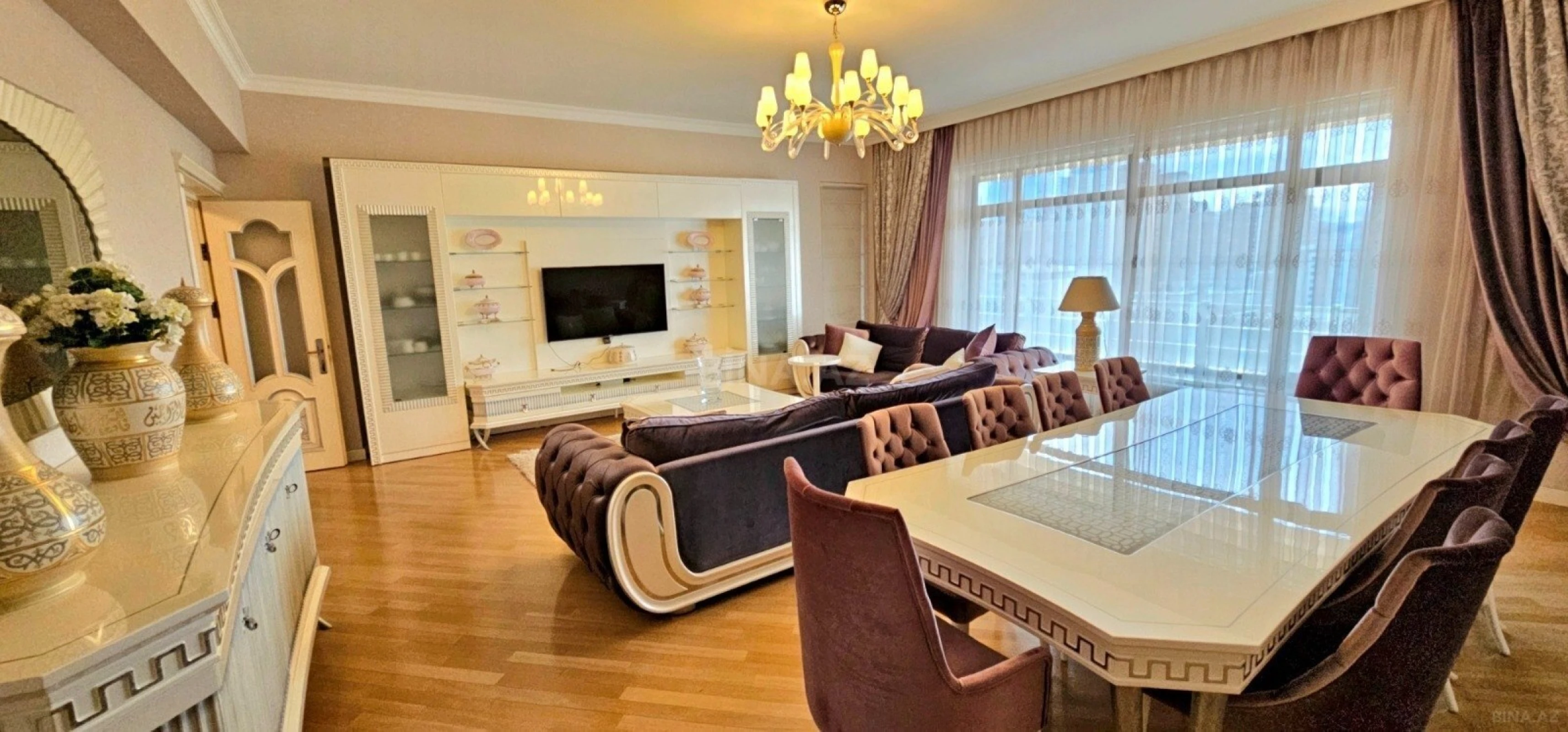 Satılır 5 otaqlı mənzil 225 m²