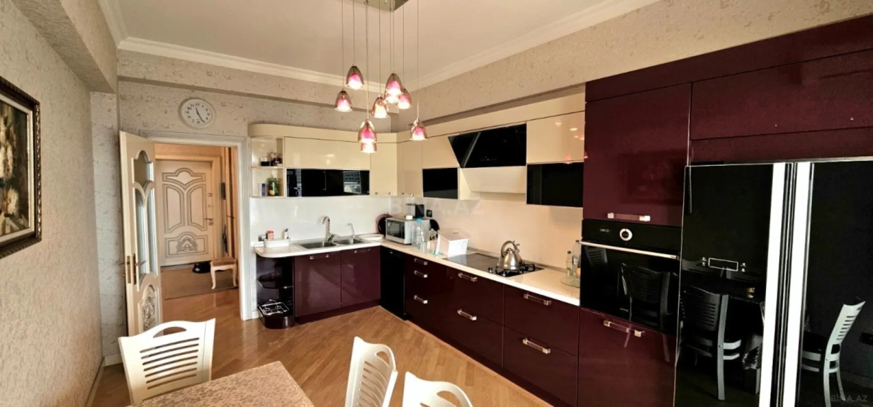 Satılır 5 otaqlı mənzil 225 m²