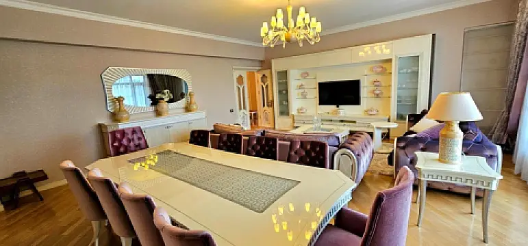 Satılır 5 otaqlı mənzil 225 m²