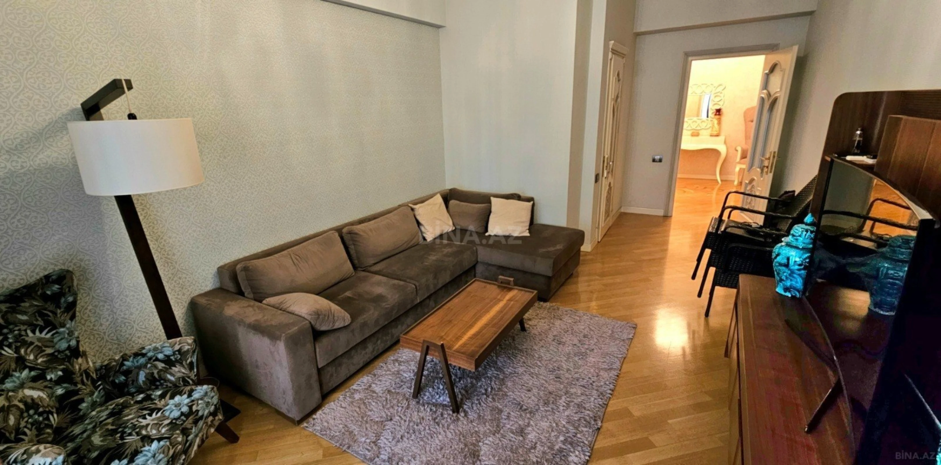 Satılır 5 otaqlı mənzil 225 m²
