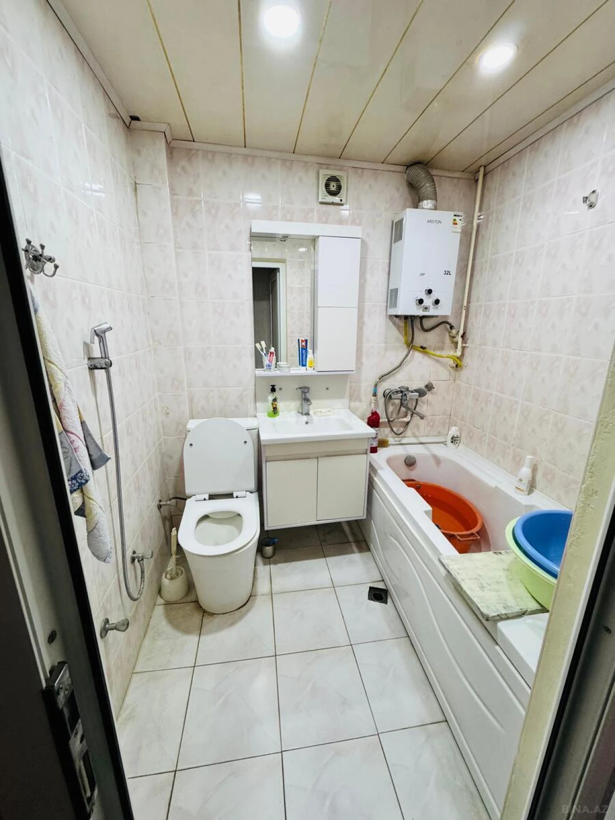 Satılır 2 otaqlı mənzil 60 m²