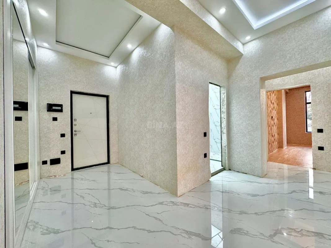 Satılır 3 otaqlı mənzil 92 m²