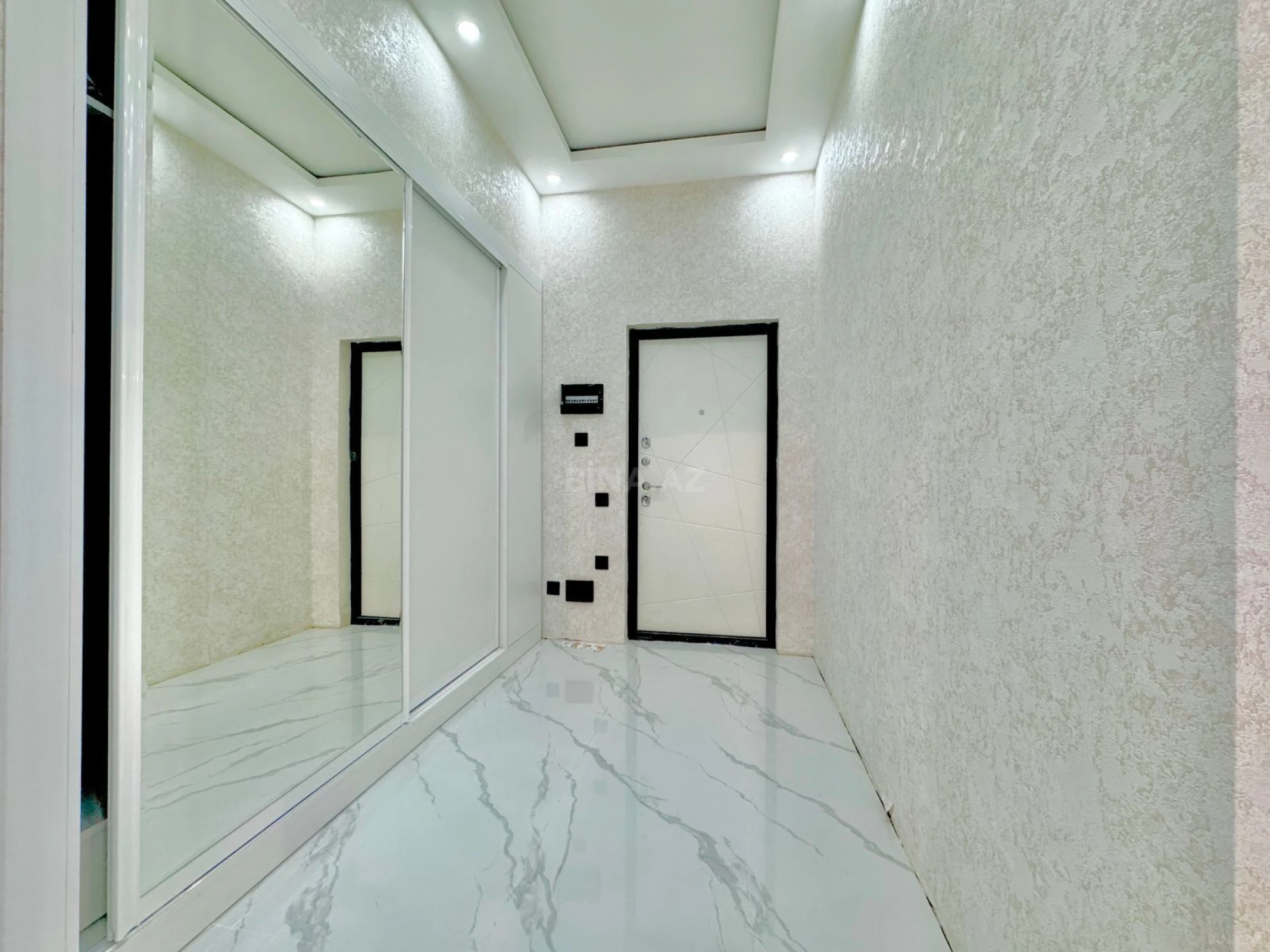 Satılır 3 otaqlı mənzil 92 m²