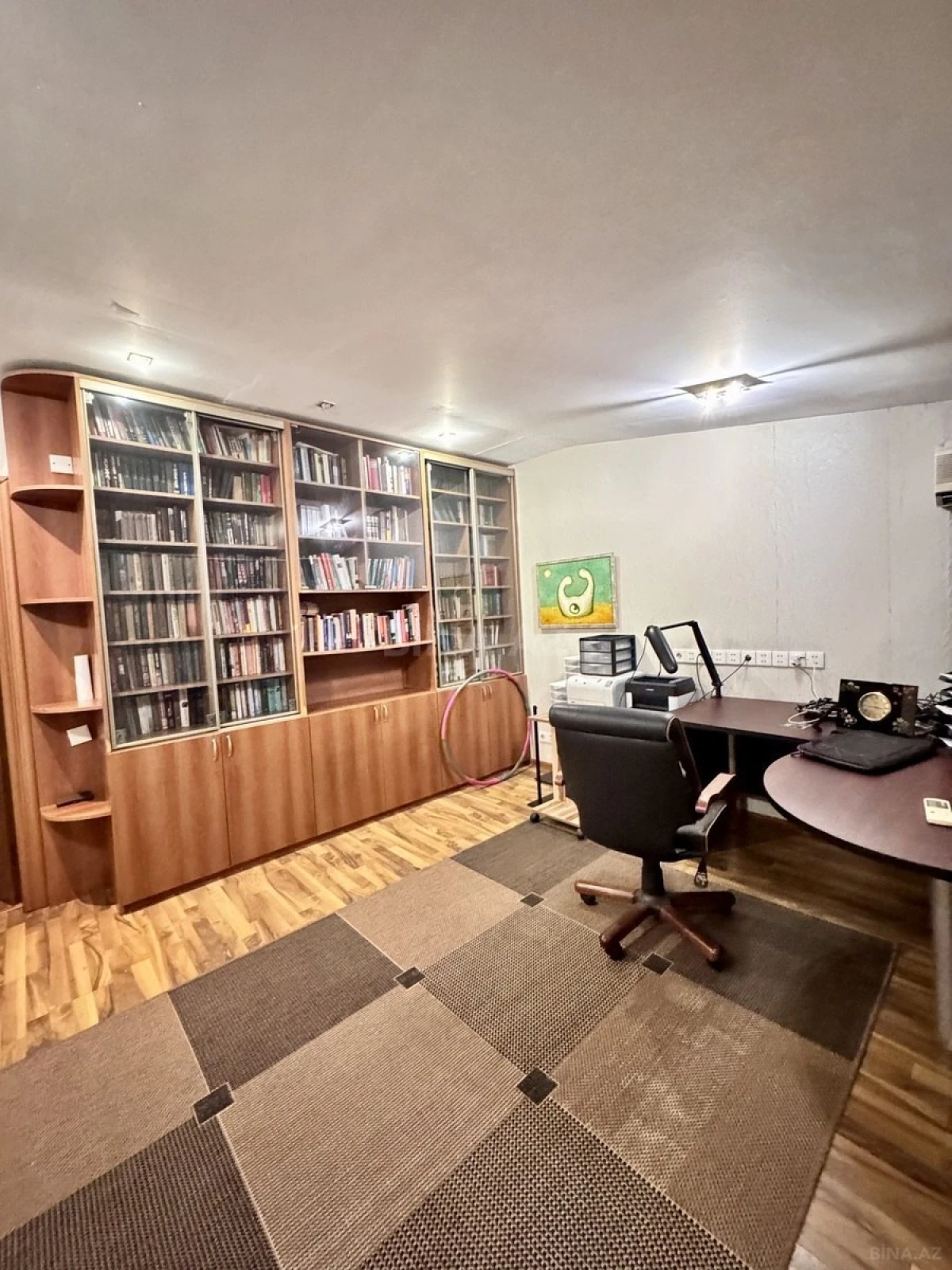 Satılır 4 otaqlı mənzil 180 m²