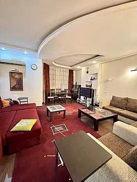 Satılır 4 otaqlı mənzil 180 m²