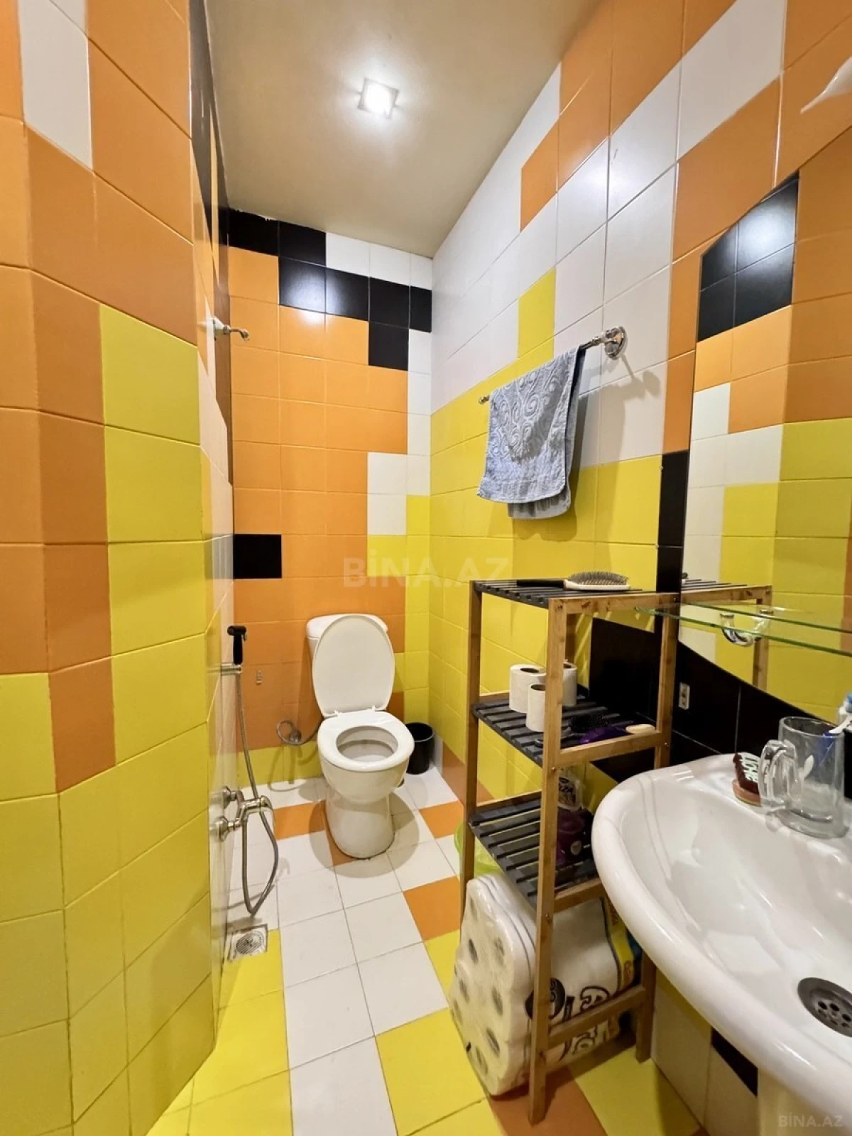 Satılır 4 otaqlı mənzil 180 m²