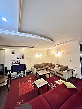Satılır 4 otaqlı mənzil 180 m²