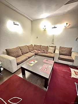 Satılır 4 otaqlı mənzil 180 m²