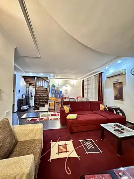 Satılır 4 otaqlı mənzil 180 m²