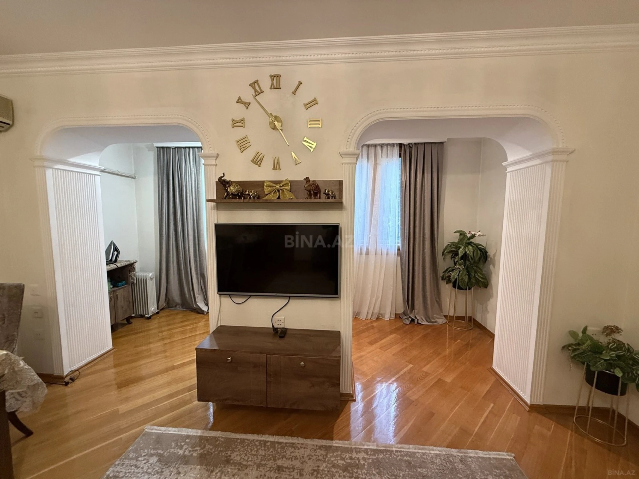 Satılır 4 otaqlı mənzil 120 m²