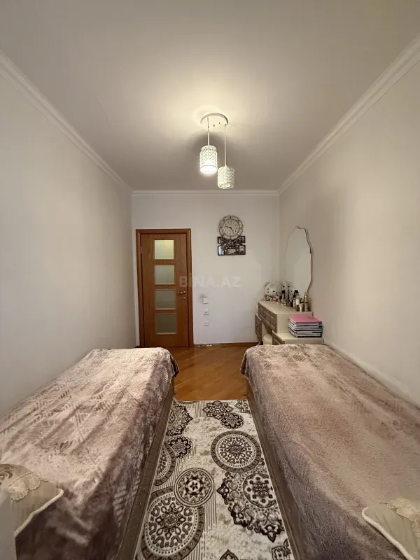 Satılır 4 otaqlı mənzil 120 m²