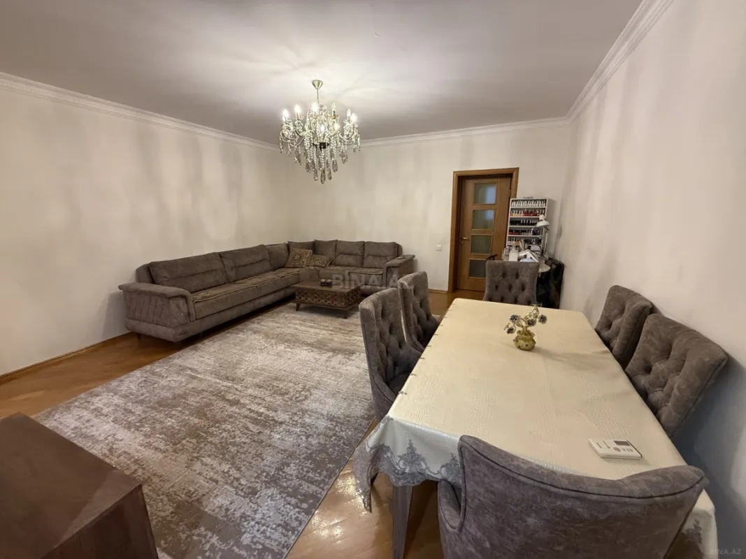 Satılır 4 otaqlı mənzil 120 m²