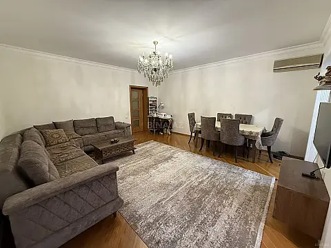 Satılır 4 otaqlı mənzil 120 m²