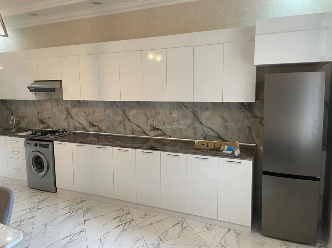 Kirayə verilir 3 otaqlı mənzil 155 m²