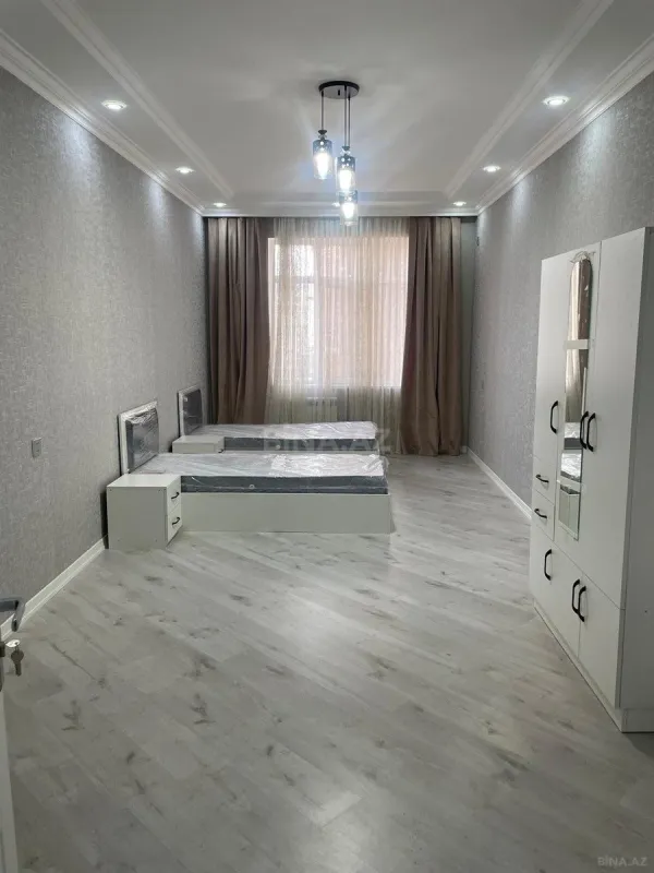 Kirayə verilir 3 otaqlı mənzil 155 m²