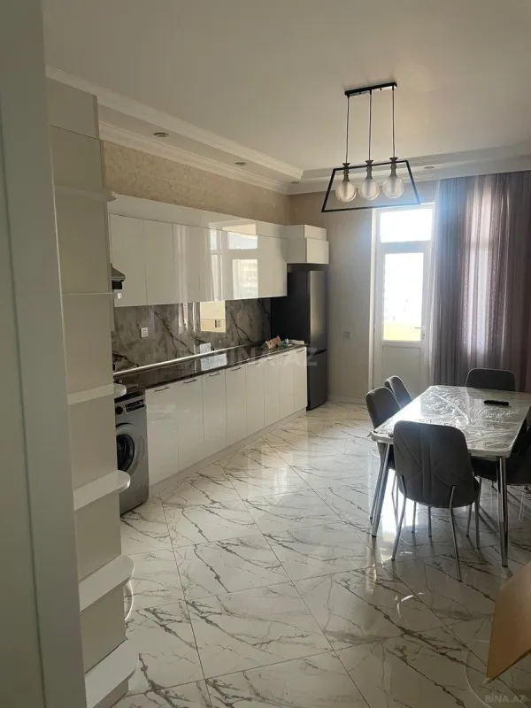 Kirayə verilir 3 otaqlı mənzil 155 m²